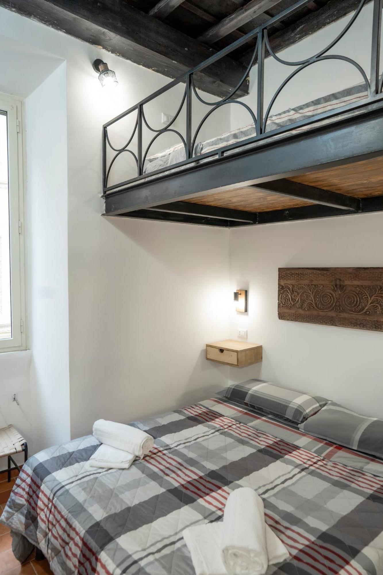 Home Domus Capocci - Rione Monti 로마 외부 사진