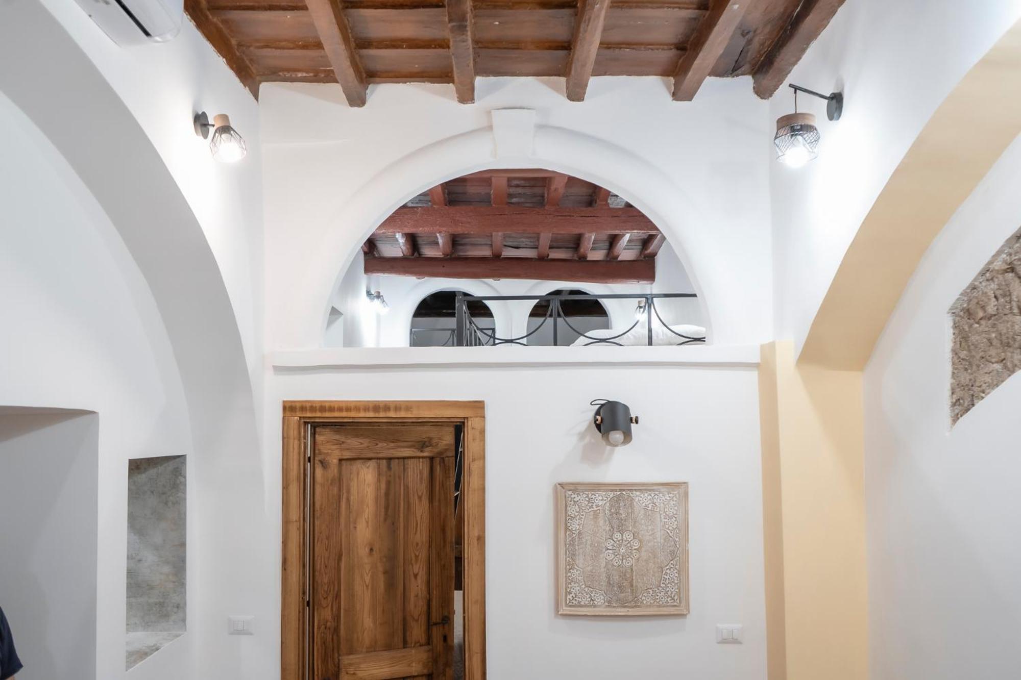Home Domus Capocci - Rione Monti 로마 외부 사진